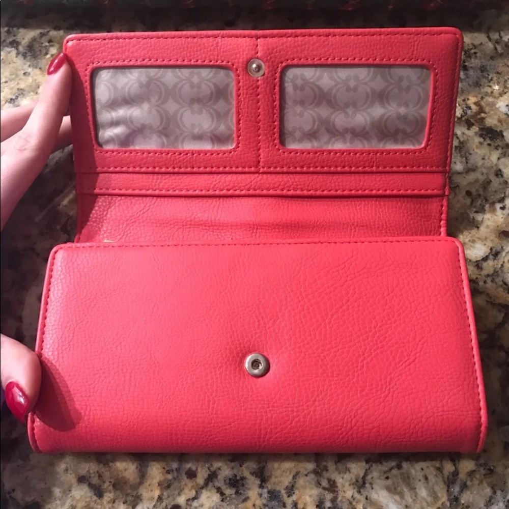 Red Wallet - Picture 3 of 6